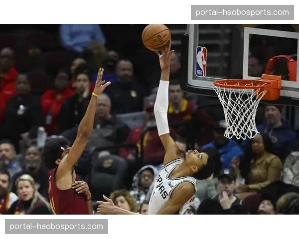 文班亚马新秀年盖帽147次 内线护框威慑力改变对手进攻选择